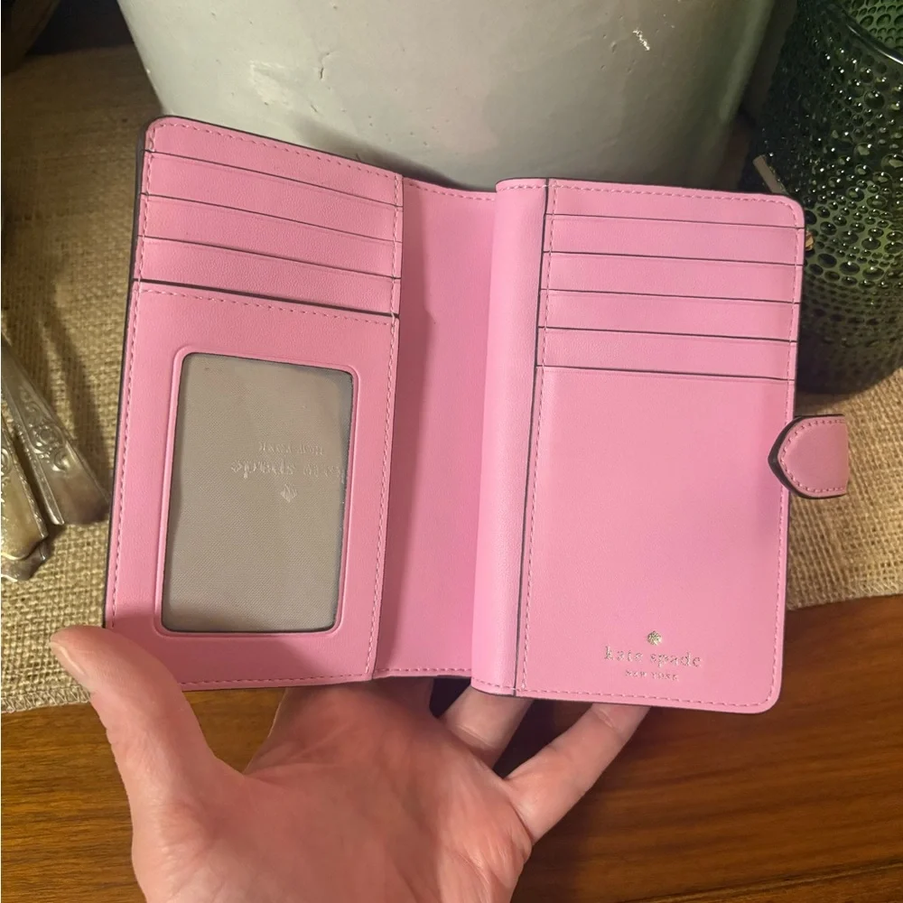 Kate Spade Flower Bifold Wallet - Picture 5 of 8